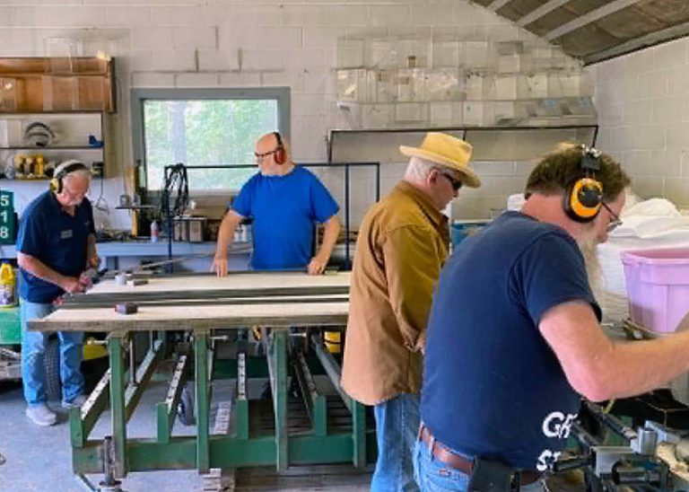 lumby-rural-sign-metal-stake-assembly-line
